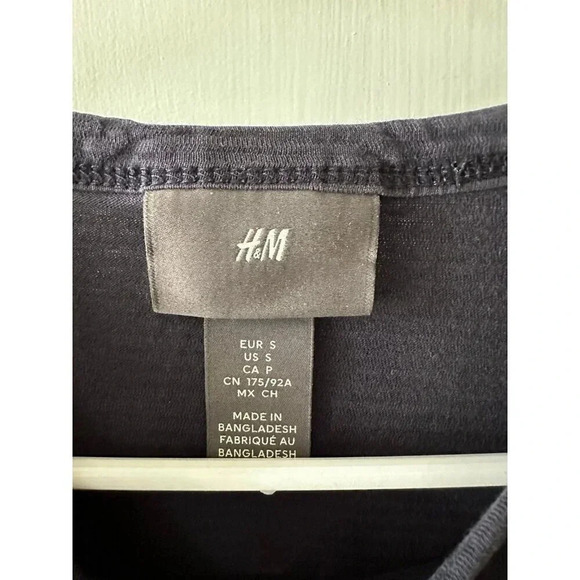 H&M Men’s size small dark purple t-shirt - Picture 5 of 9